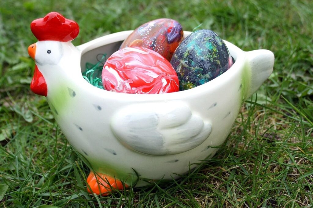 easter, easter holidays, april, easter eggs, chicken, nature, easter egg, eggs, colorful eggs, happy easter, easter greeting, decoration, multicoloured, easter decorations, spring, hen, nest, easter theme, figure